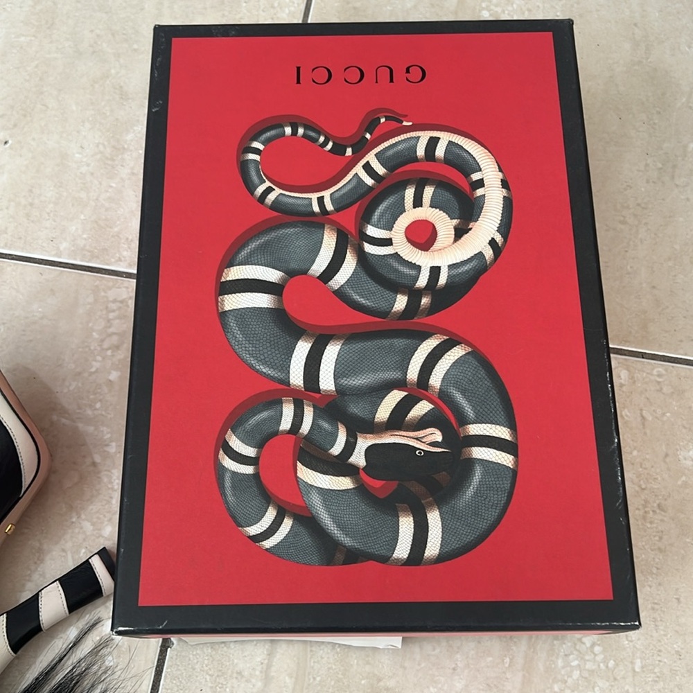 Gucci Black and White Zebra-Stripe Mary Jane Heel with Tail Detail - Picture 13 of 14